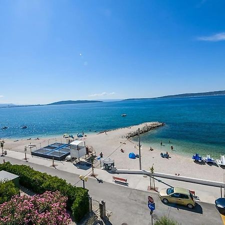 Stunning Beachfront Apartment With Roof Terrace Kastela Dış mekan fotoğraf